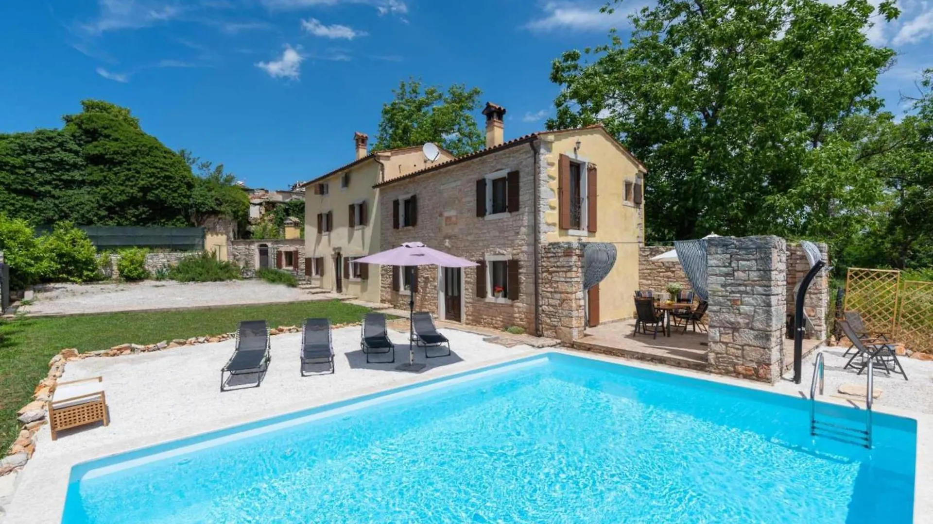Holiday House With Private Pool Villa Ladybug Milotski Breg