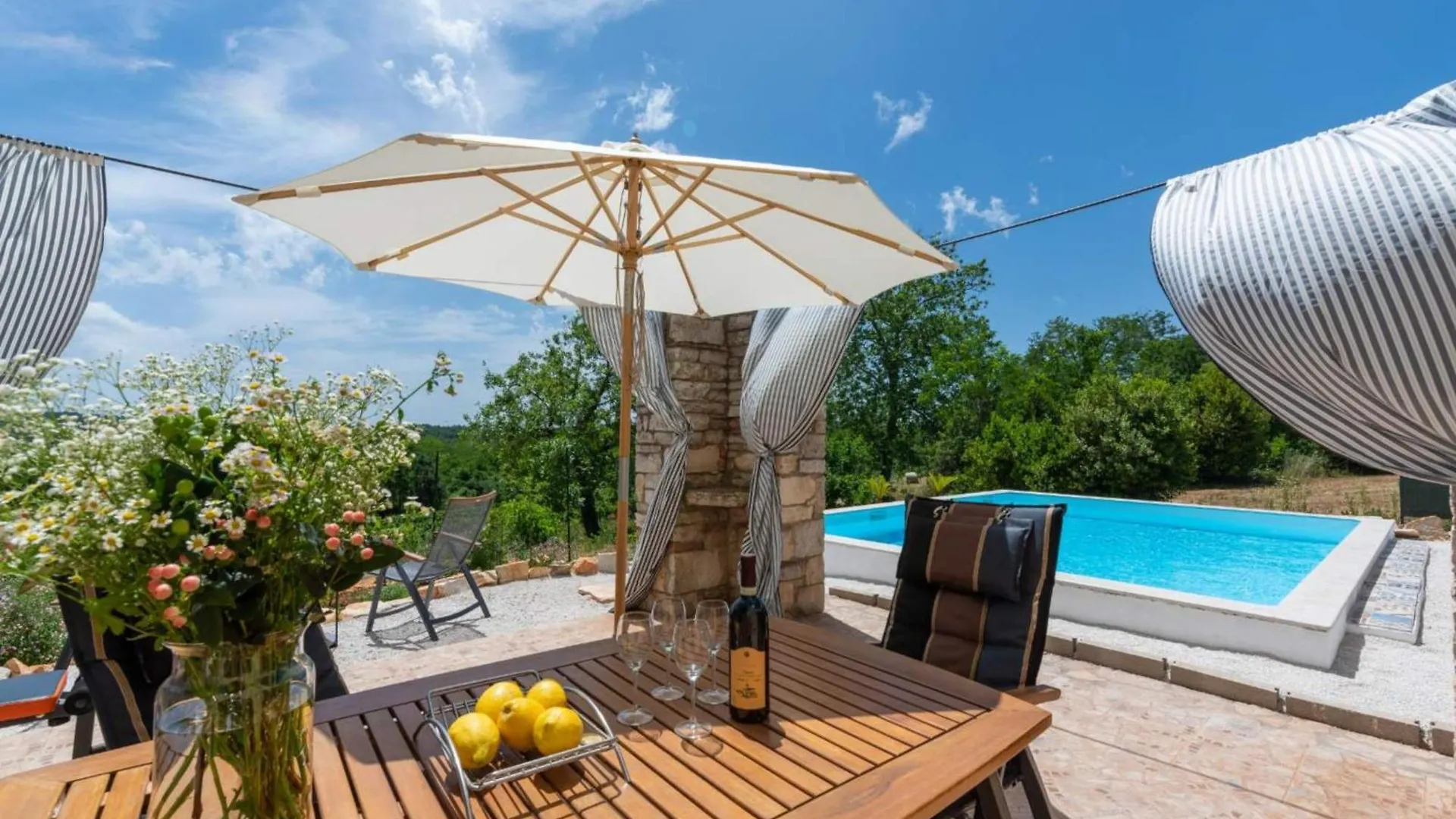 Holiday House With Private Pool Villa Ladybug Milotski Breg Croatia