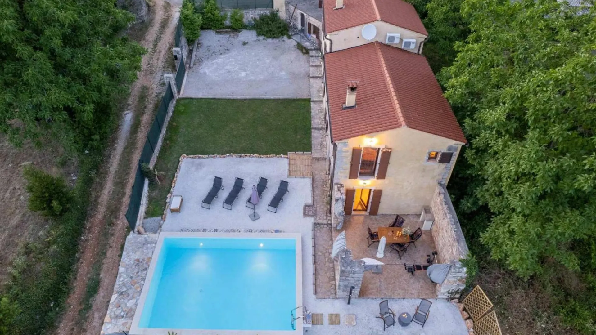 Holiday House With Private Pool Villa Ladybug Milotski Breg