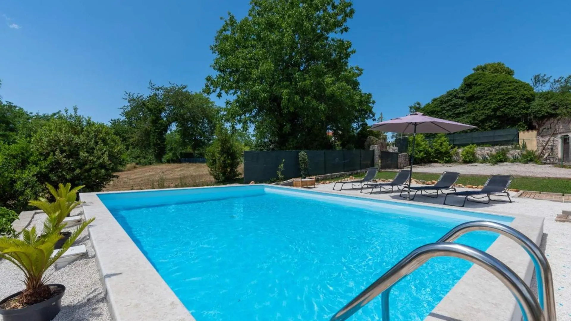 Holiday House With Private Pool Villa Ladybug Milotski Breg Croatia
